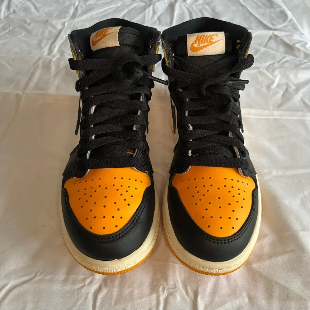 Nike Jordan 1 Mid Black & Yellow Size 3y